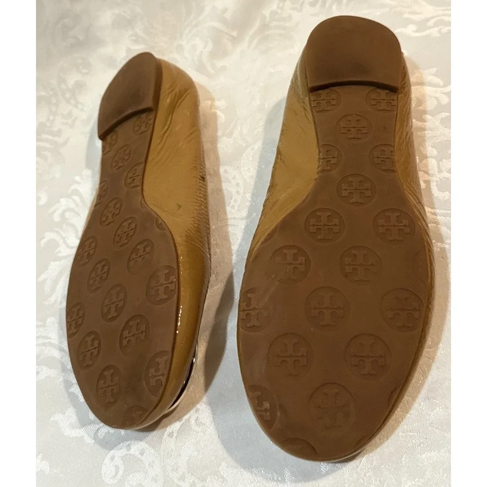 Tory Burch Reva Tan Pebbled Leather Gold Logo Ballet Flats Size 7.5 Designer